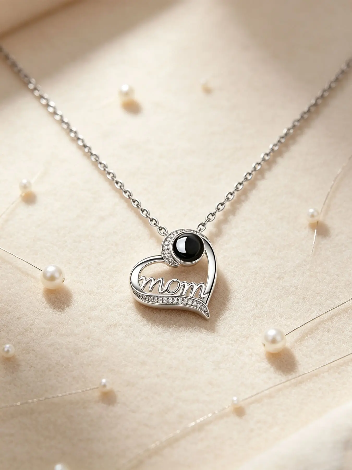 Romantic Mom Pendant Necklace, 100 Languages 'i Love You' Projection, Perfect Gift for Mother's Day, Christmas, Thanksgiving