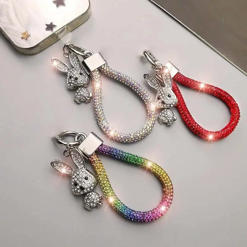 Short Phone Charm with Finger Loop, Full-Drill Crystal Chain, Exquisite Rhinestone Bunny Pendant, Stylish and High-End Feel
