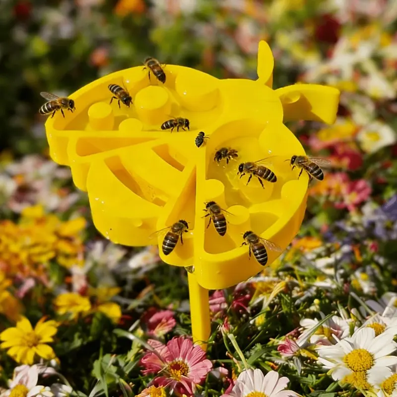 A bee waterer garden decoration ground stake, cute creative bee-shaped garden ground stake, can hold water outdoor bee waterer