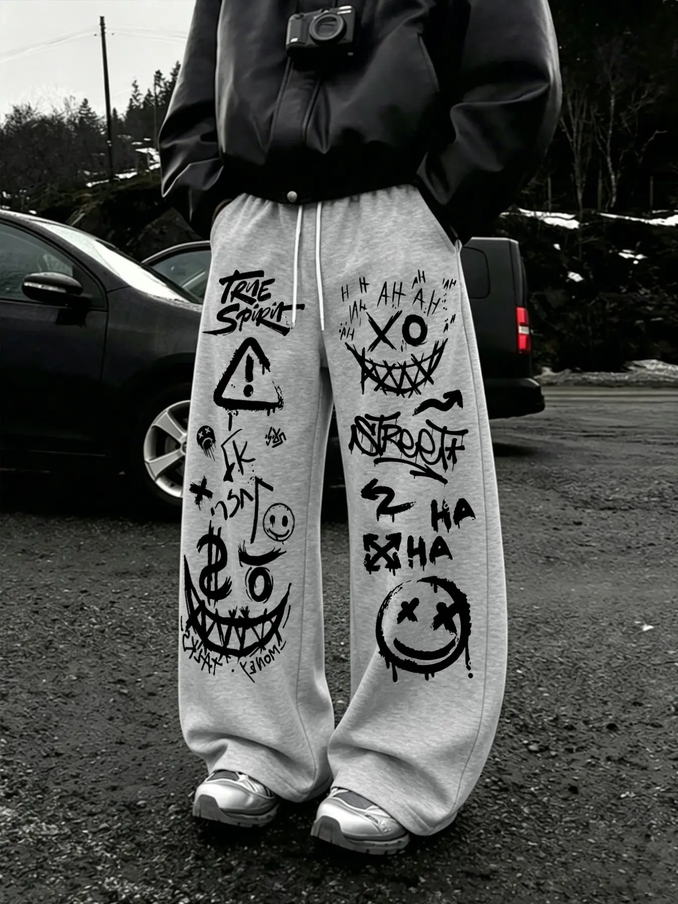 Men's Straight Leg Sweatpants, Graffiti Ghost Face Print, Drawstring Waist, Street Style Streetwear, Loose-Fitting, Baggy, All Seasons, Trendy Long Pants