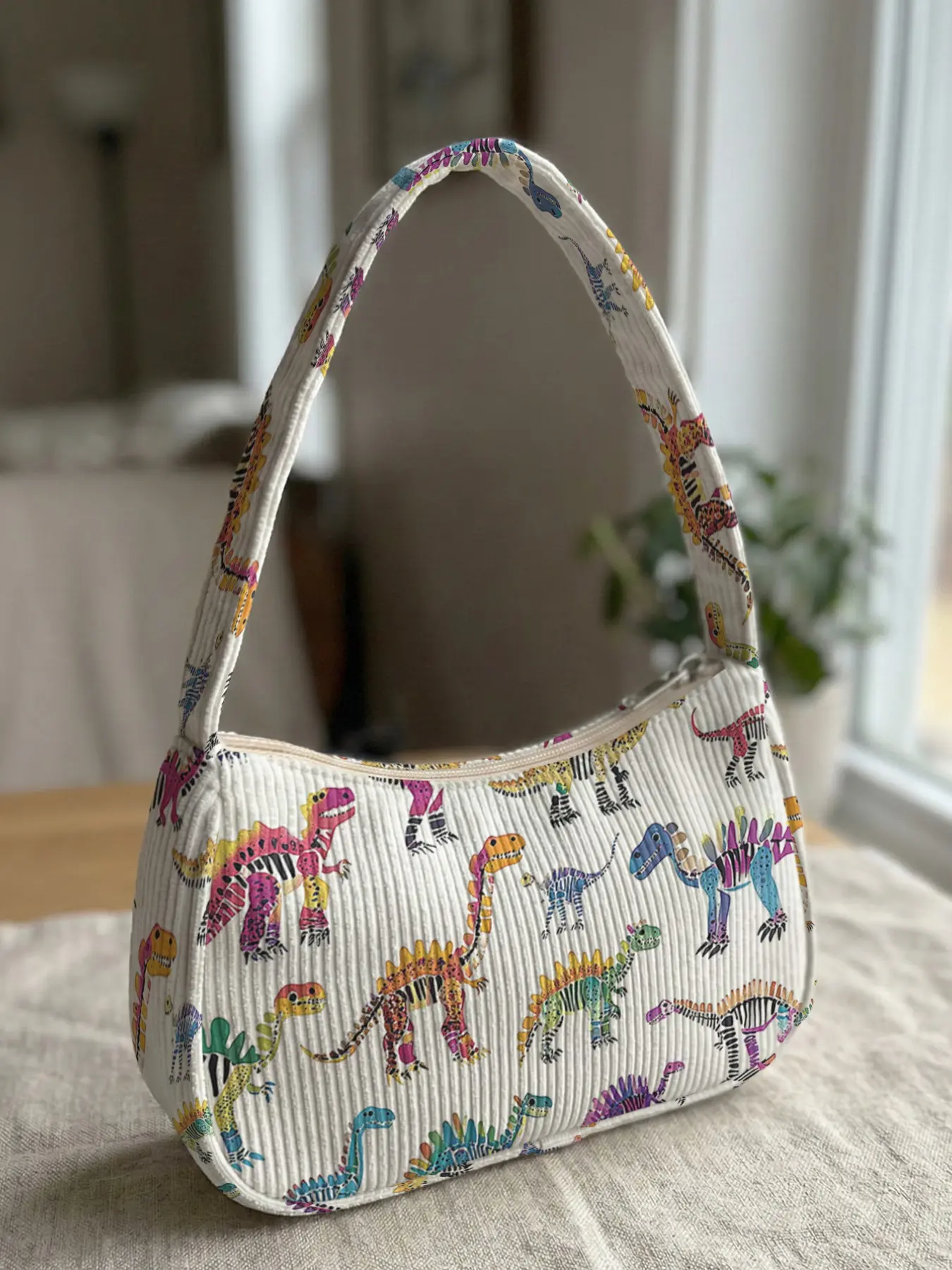 Vintage Style Wristlet Bag with Dinosaur Pattern, All-Over Print Design, Perfect for Daily Use & Outing, Combines Aesthetic Appeal & Practicality