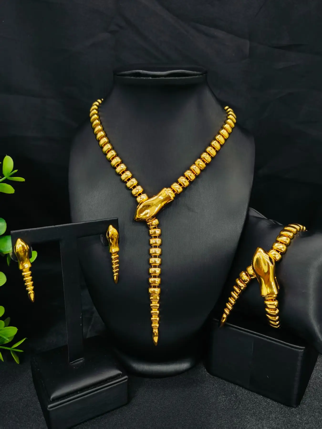 Fashion Women's Vintage Pendant Jewelry Set, Necklace Earrings Bracelet, Wedding Party Gift, All Seasons
