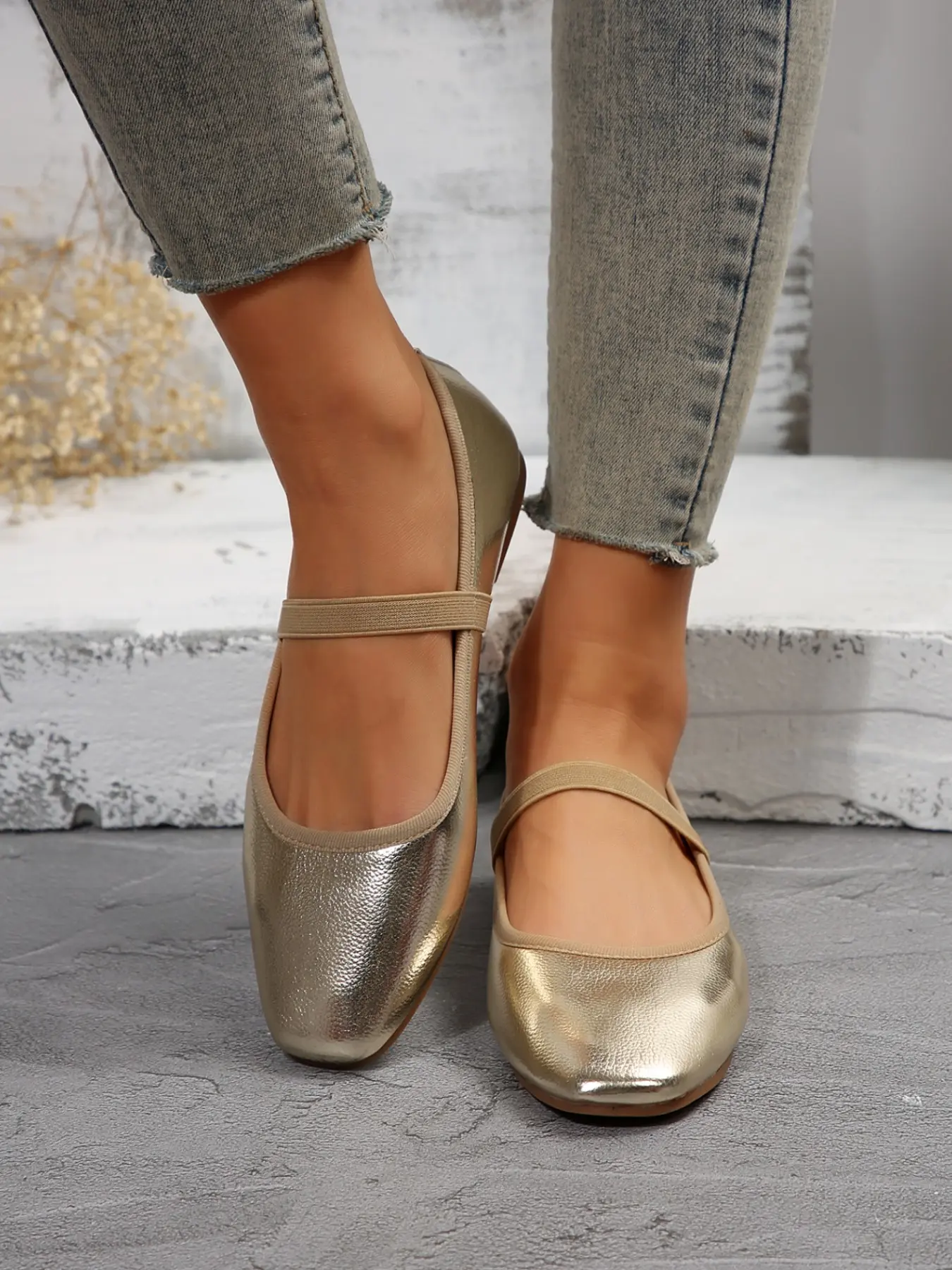 2026 Spring Summer Bestseller Glossy Mary Jane Flat Shoes, French Ballet Style Low Heel, Retro Versatile Soft Sole Anti-Slip Commuter Shoes