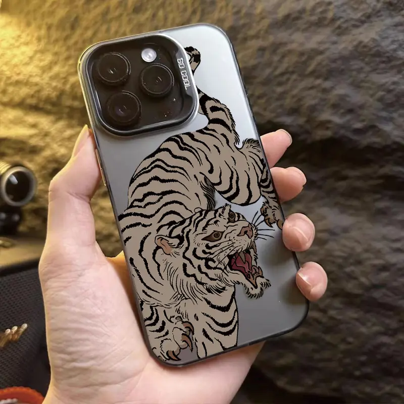 Vintage Line Art Roaring Tiger Phone Case For iPhone X XS XS Max 11 12 13 14 15 16 17 Pro Pro Max Retro Black Sketch Beast Print Shockproof Raised Camera Anti-Scratch Hard Protective Cover, Hard Plastic