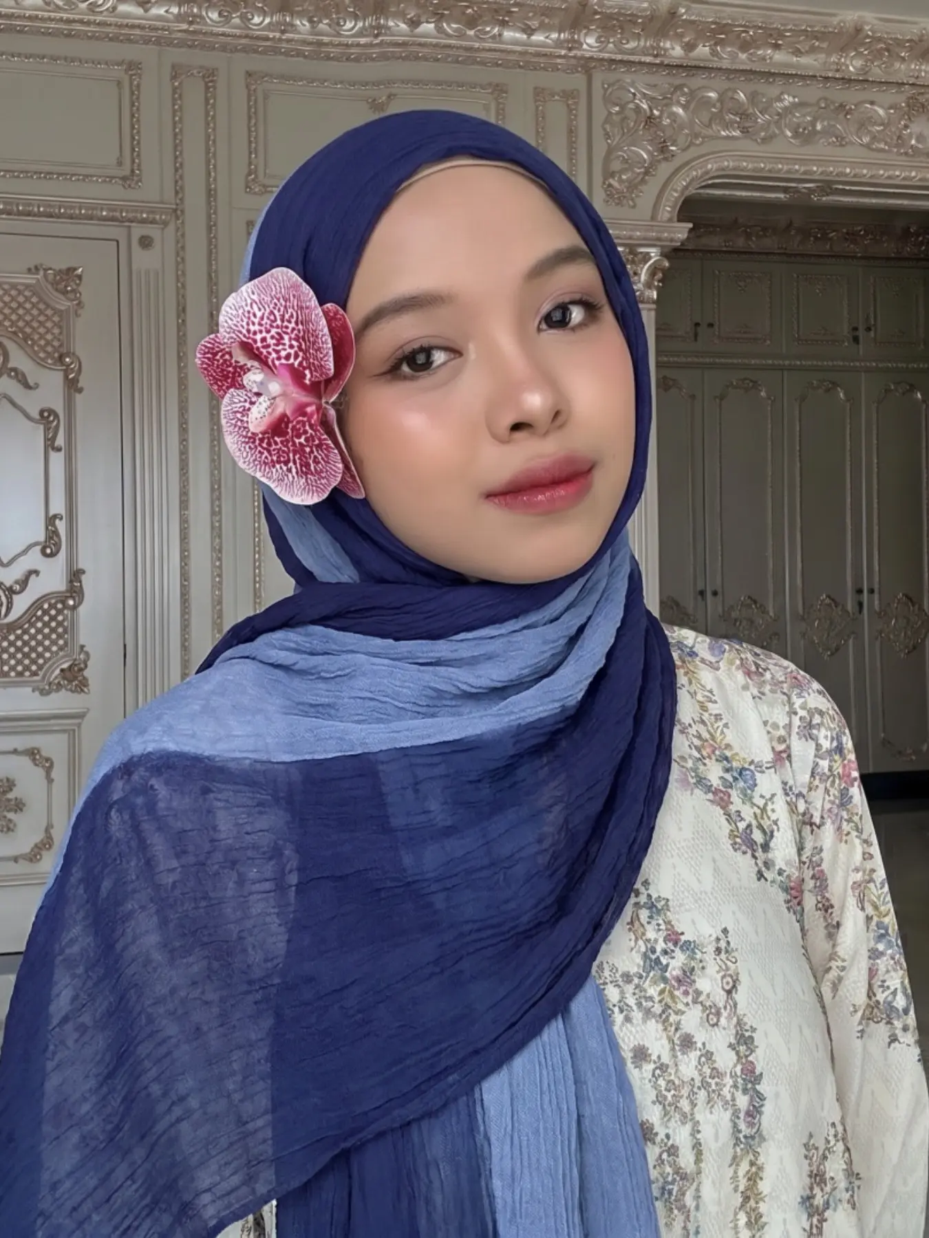 Women's Dual Blue Gradient Linen Wrinkle Long Scarf, Cool Colorblock Hijab, Modesty Hijab Wrap, Beach Outing Atmosphere Shawl, Stylish Accessory