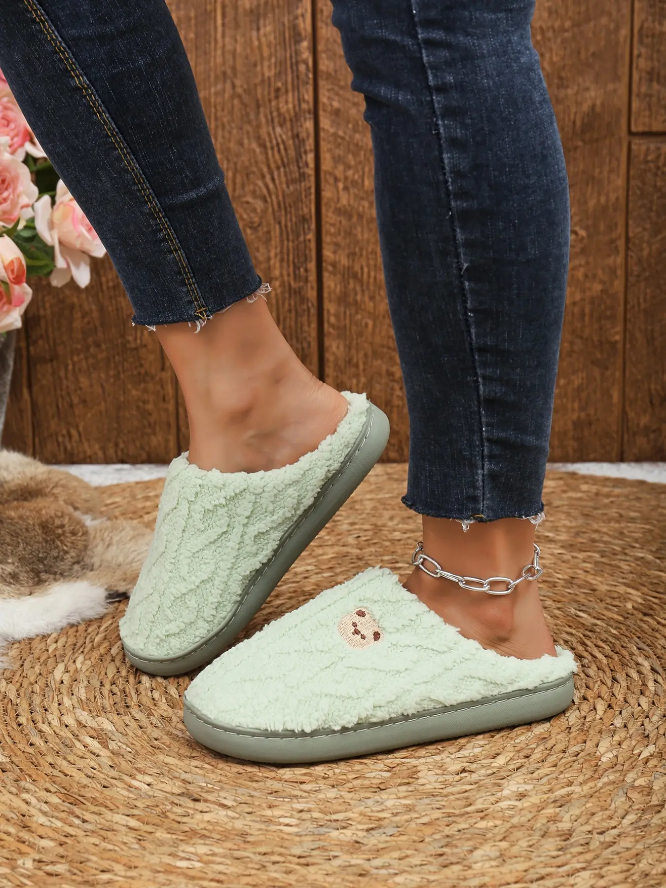Winter Cute Bear Pattern Home Slippers, Couples' Lightweight Comfortable Slippers, Cozy Indoor Footwear for Winter Season