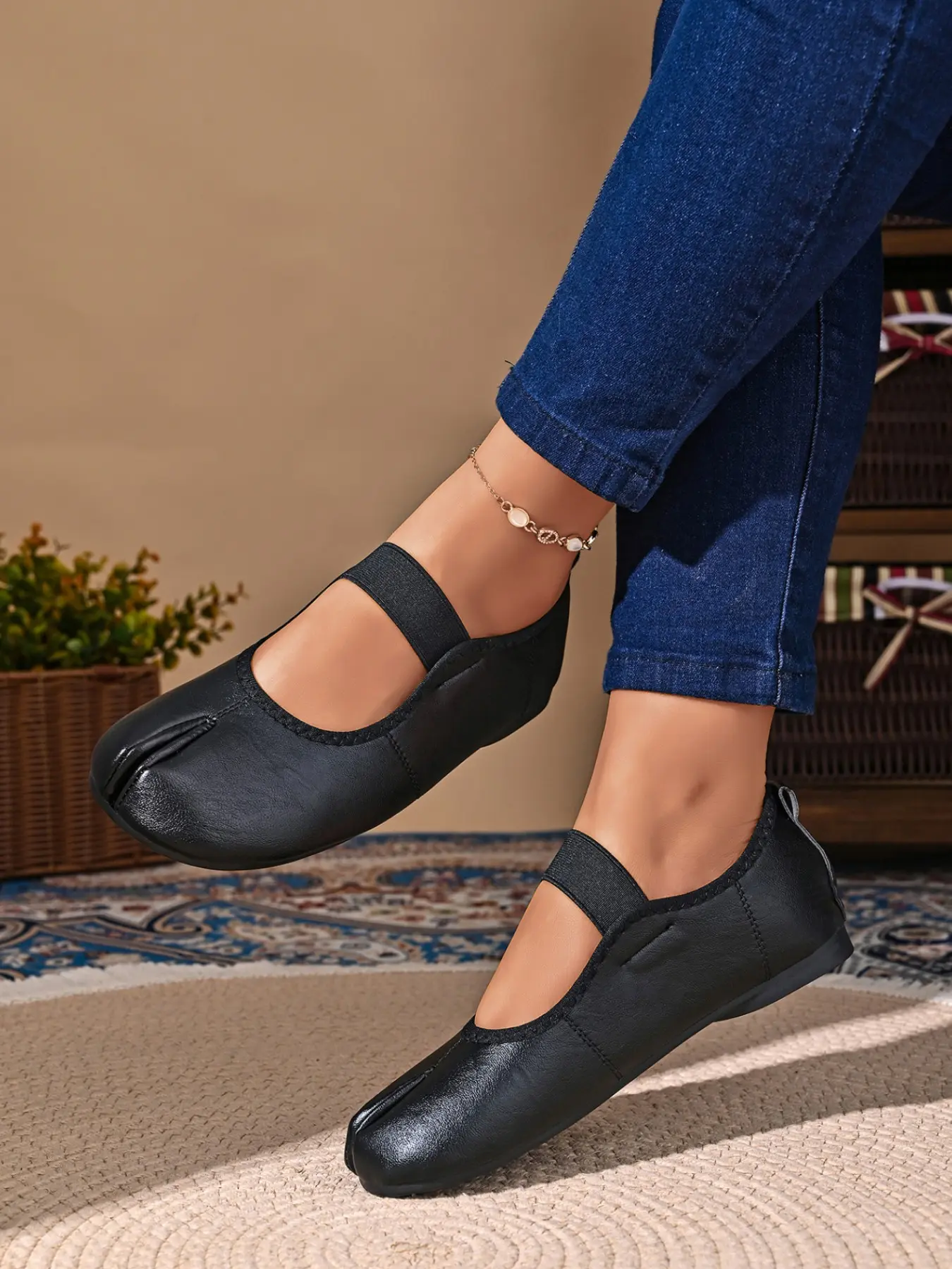 Two-Color Split Toe Elastic Band Handmade Flat Shoes, Soft Leather Breathable Daily Commute Retro Versatile Low Heel Women's Shoes