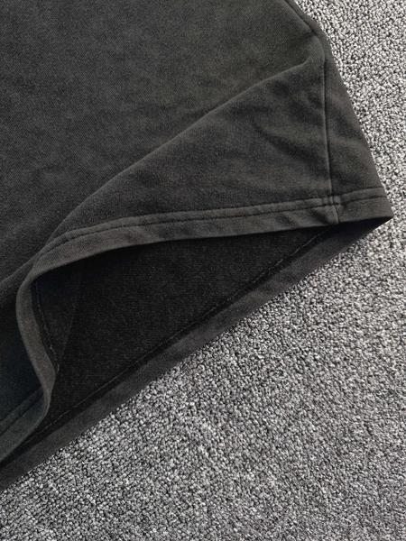 Men's Vintage Distressed "ME VS ME" Print Round Neck Tank Top, Regular Fit Casual Fashion Crew Neck Sleeveless Top for Summer, Men's Clothes for Daily Wear, Socks