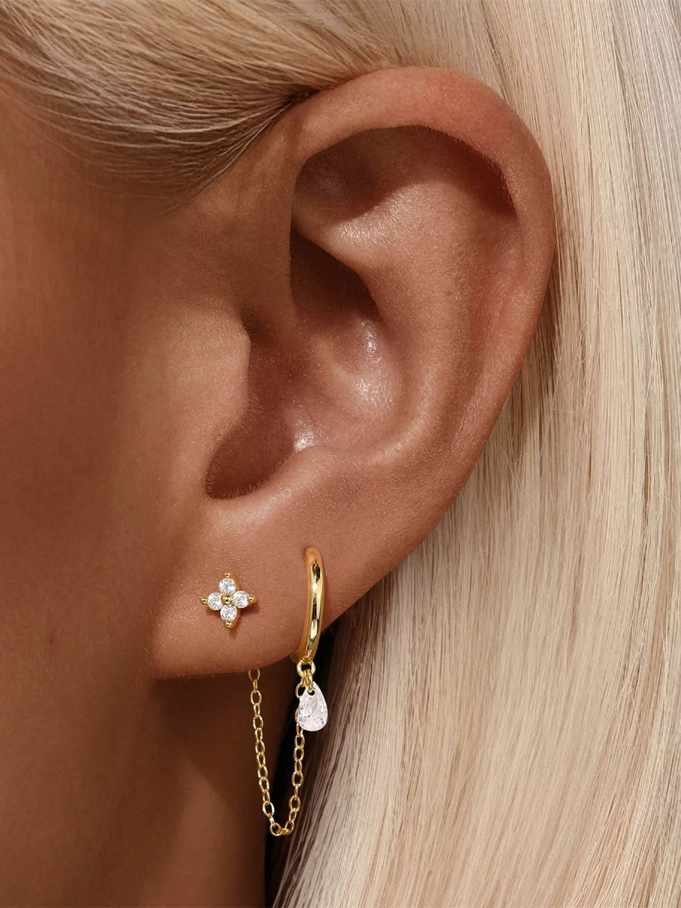1Pc 925 Sterling Silver Classic Four-Leaf Clover Cubic Zirconia Stud Earring Smooth Metal Hoop Earrings Hypoallergenic Cartilage Helix Tragus Lobe Piercing Jewelry Suitable For Women For Daily, Dates, Vacation, Wedding, Party, Holiday Gift