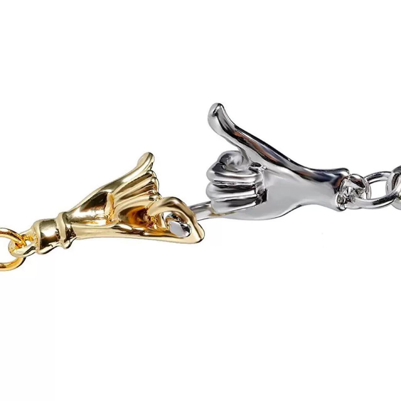 2Pcs Pinky Promise Couple Hand Keychain, Matching Promise Keepsake Token, Cute Matching Gift for Couples & Best Friends, Girlfriend,Wife,Husband,Comes with Gift Card