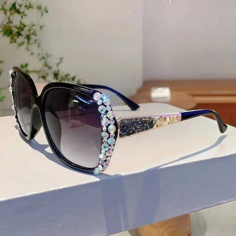 Oversized Square Ornament Decorated Sunglasses Luxury Detailed Temples Women Glam Party Vacation Statement Shades