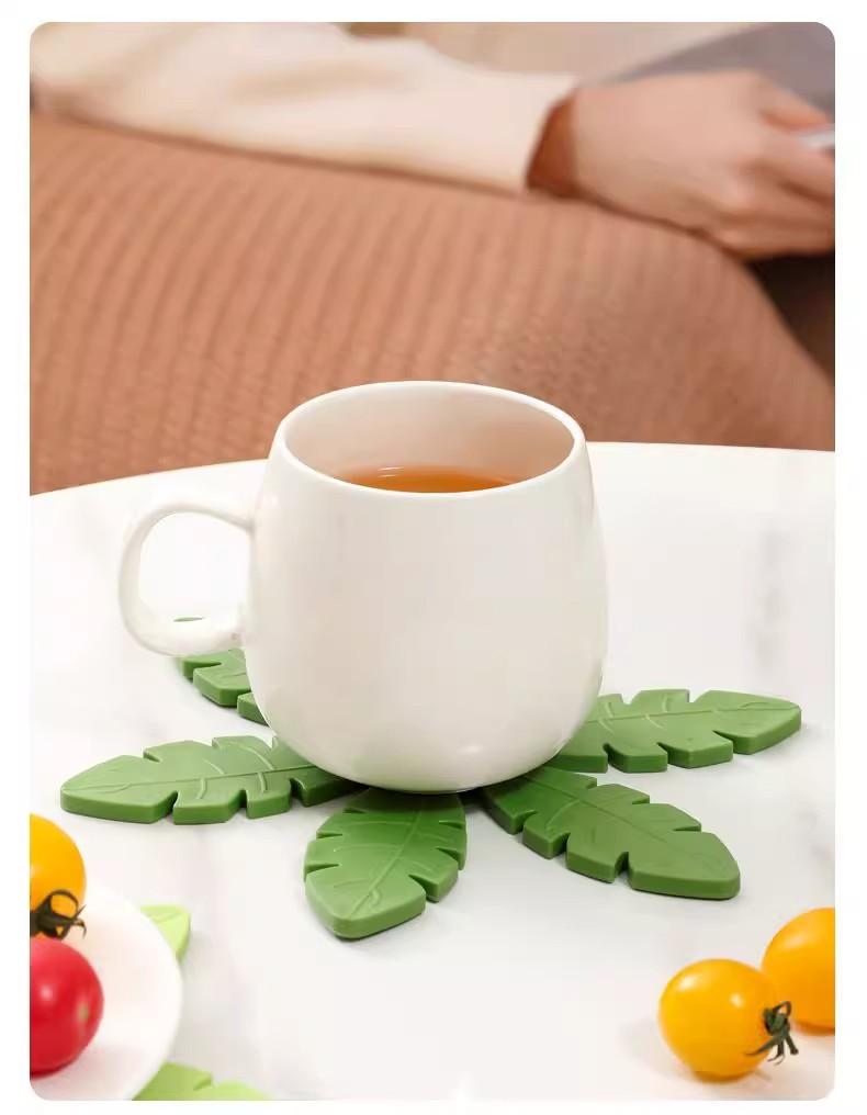 Creative Leaf Coasters Set - Thickened Heat Resistant Pads for Kitchen Foldable Anti-Scald Mat for Bowls Pots Mugs High Aesthetic Design Food Grade 299°C