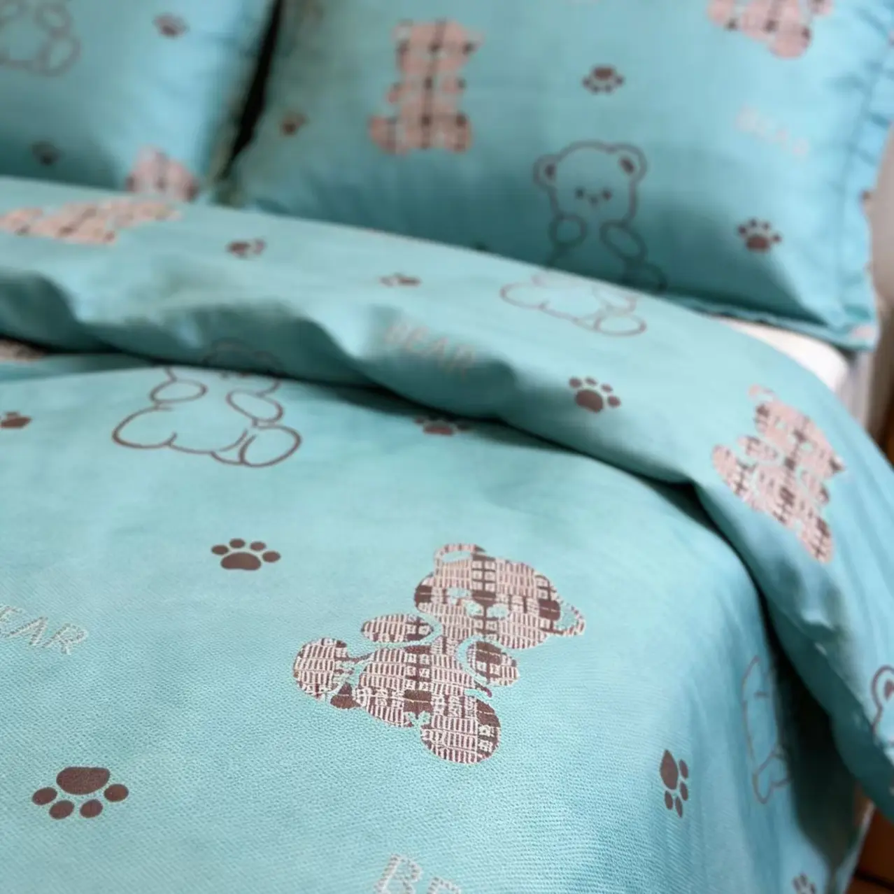 Cute Blue Bear Bed Sheet 150x230cm, Soft and Cozy Design, Perfect for Bedroom Decor, Durable Material, Easy Care Maintenance