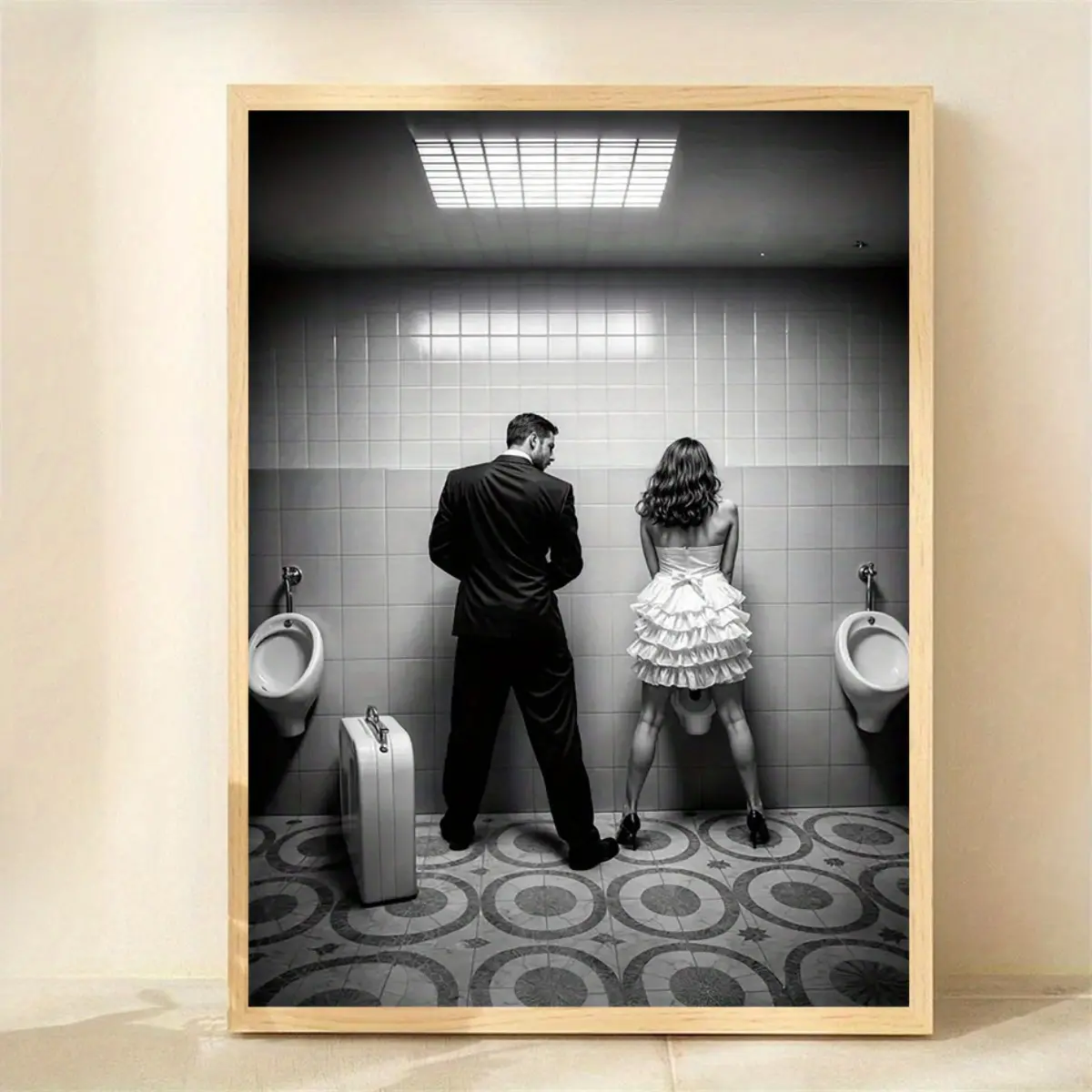 2D Flat 1pc Unframed Canvas Poster,"Gender Equality" Mural with Man and Woman Using Urinals,Canvas Painting,Poster Print, Artwork Wall Painting for Gift, Bedroom, Office,Living Room, Wall Decor, Home Decoration, Gift for Valentine's Day, Bathroom Wall Art