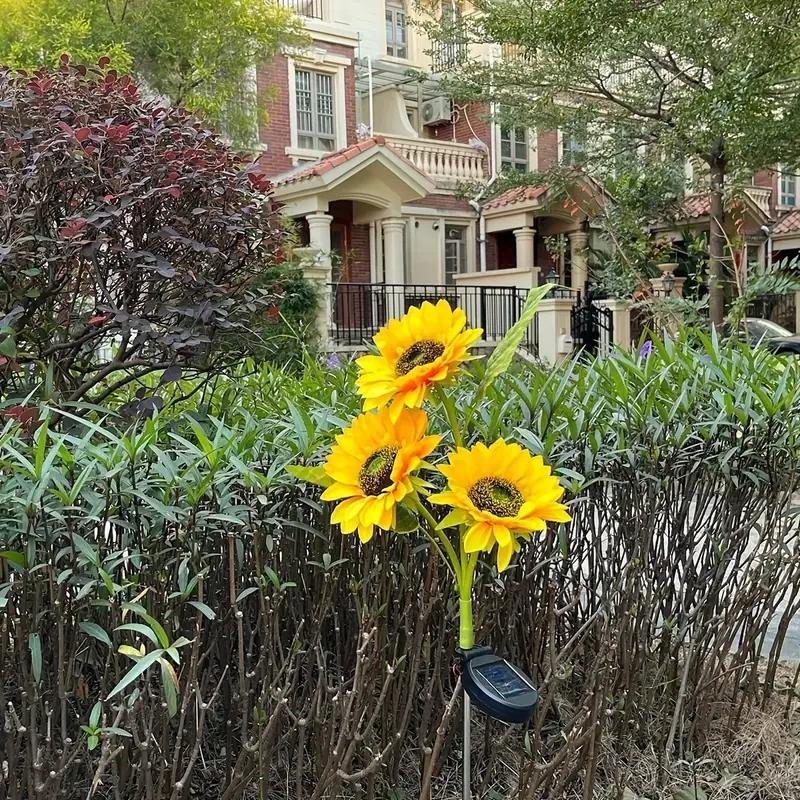 Solar Powered Sunflower Shaped Garden Light, 1 Count Outdoor Decorative Stake Light, Landscape Solar Lamp, Outdoor Lawn Lamp, Ground Stake Light