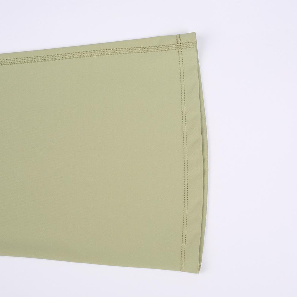 LULU  Same style Women's High-Waisted Athletic Flared Pants are made from lightweight, quick-drying fabric that hugs the body and accentuates your curves.