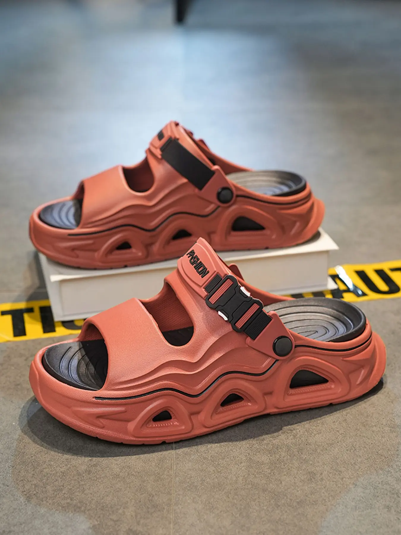 Men's Fashion Sandals Summer New Trendy Thick Sole Height-Boosting Holey Shoes, Eva Anti-Slip Quick-Dry Waterproof, Breathable Garden Beach Shoes Slipper, Open Toed Slippers