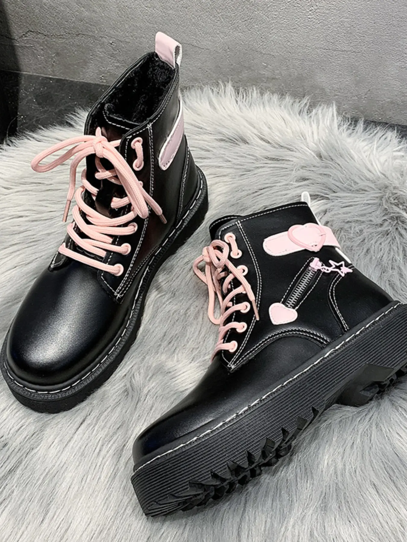 Cute Heart Buckle Decorated Boots, Perfect for Fall and Winter, Ideal for Christmas, New Year, Valentine's Day, Fashionable Seasonal Shoes