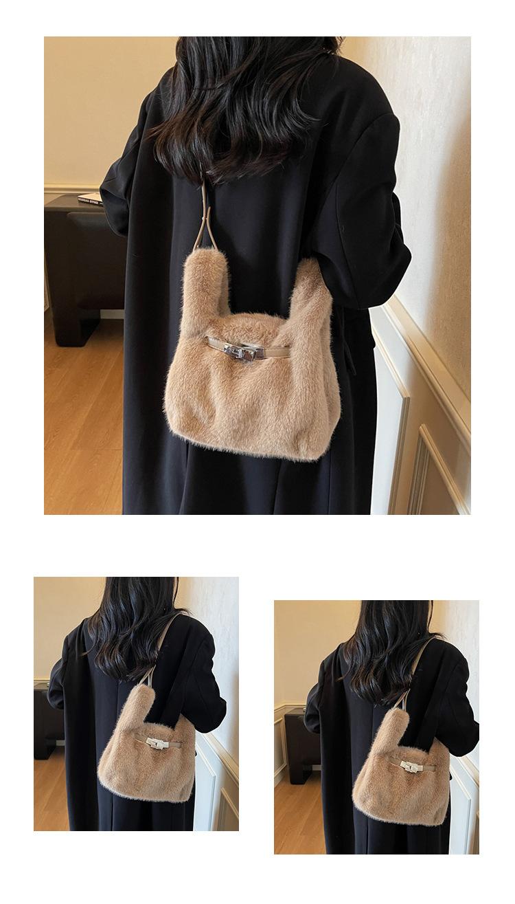 New Winter Faux Fur Top Handle Bag Korean Fashion Crossbody Bucket Bag for Women Comfortable and Versatile Texture Shoudler Bag