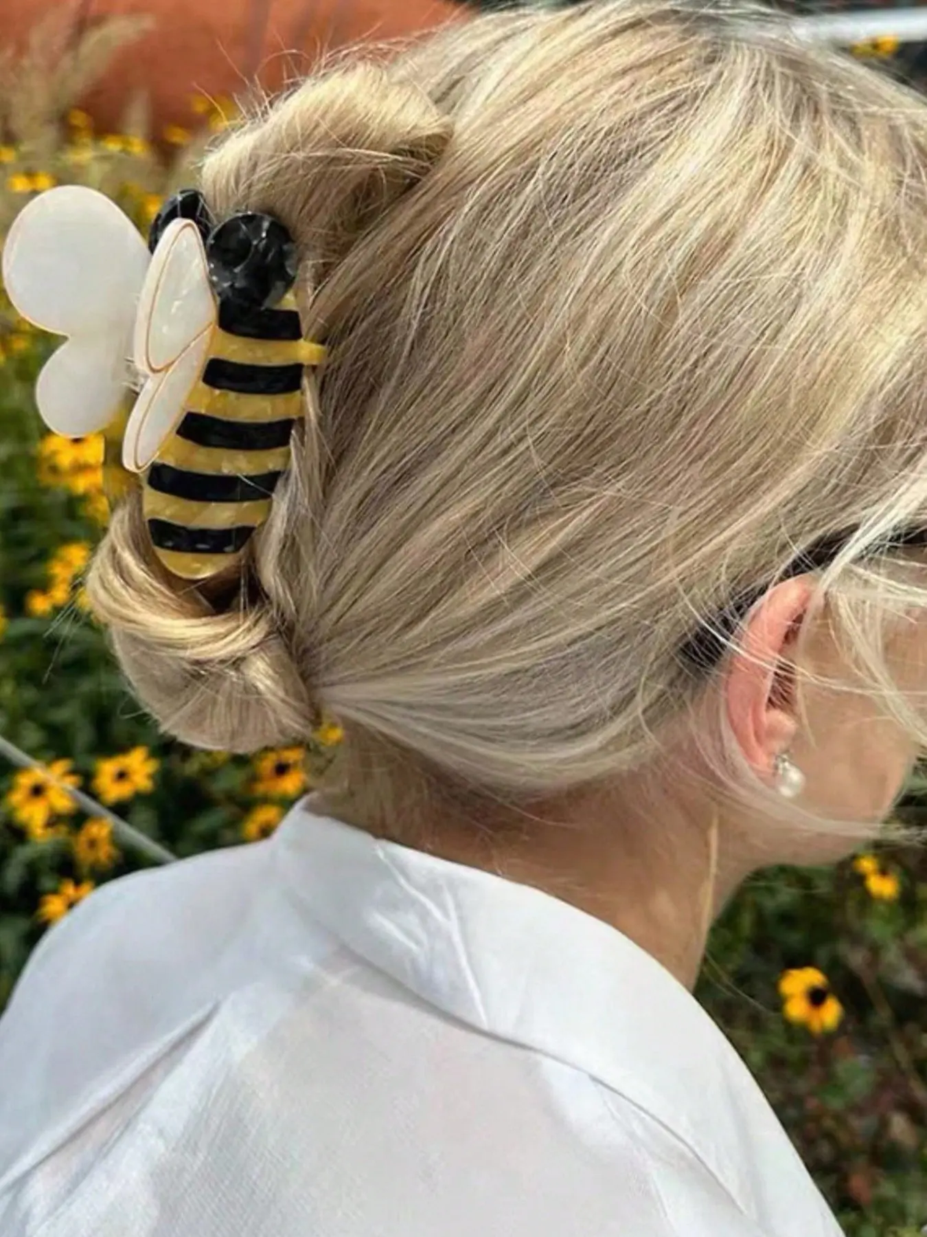 Ladies' cute bee hair claws, fun cartoon hair accessories, fashionable diamond embellishments, suitable for elegant semi tied hair, parties, campuses, offices, daily casual hair accessory, Bug Clips In Hair, Half Up Half Down Hair Clip