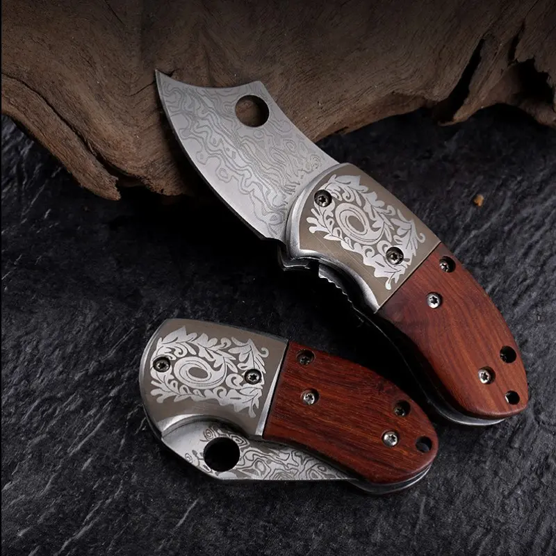 Damascus Pattern Pocket Knife, Mini Folding Blade, Sharp Keychain, Portable Everyday Carry, Compact Survival Tool, Lightweight Design