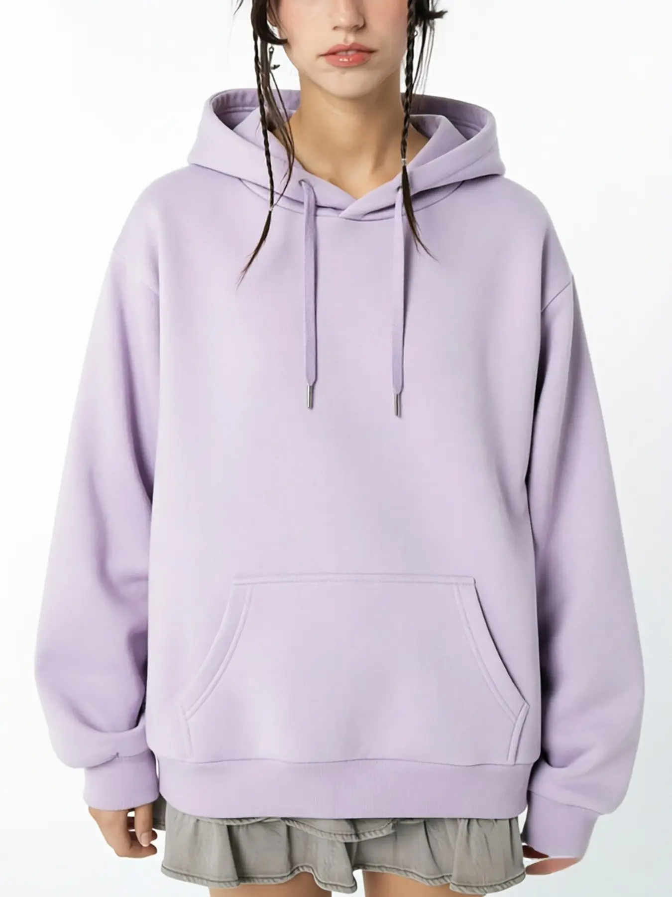 Unisex solid-color hooded pullover; a loose-fitting, long-sleeve sweatshirt featuring dropped shoulders and a classic drawstring hood. This minimalist, solid-color casual top is suitable for both athletic activities and everyday wear.