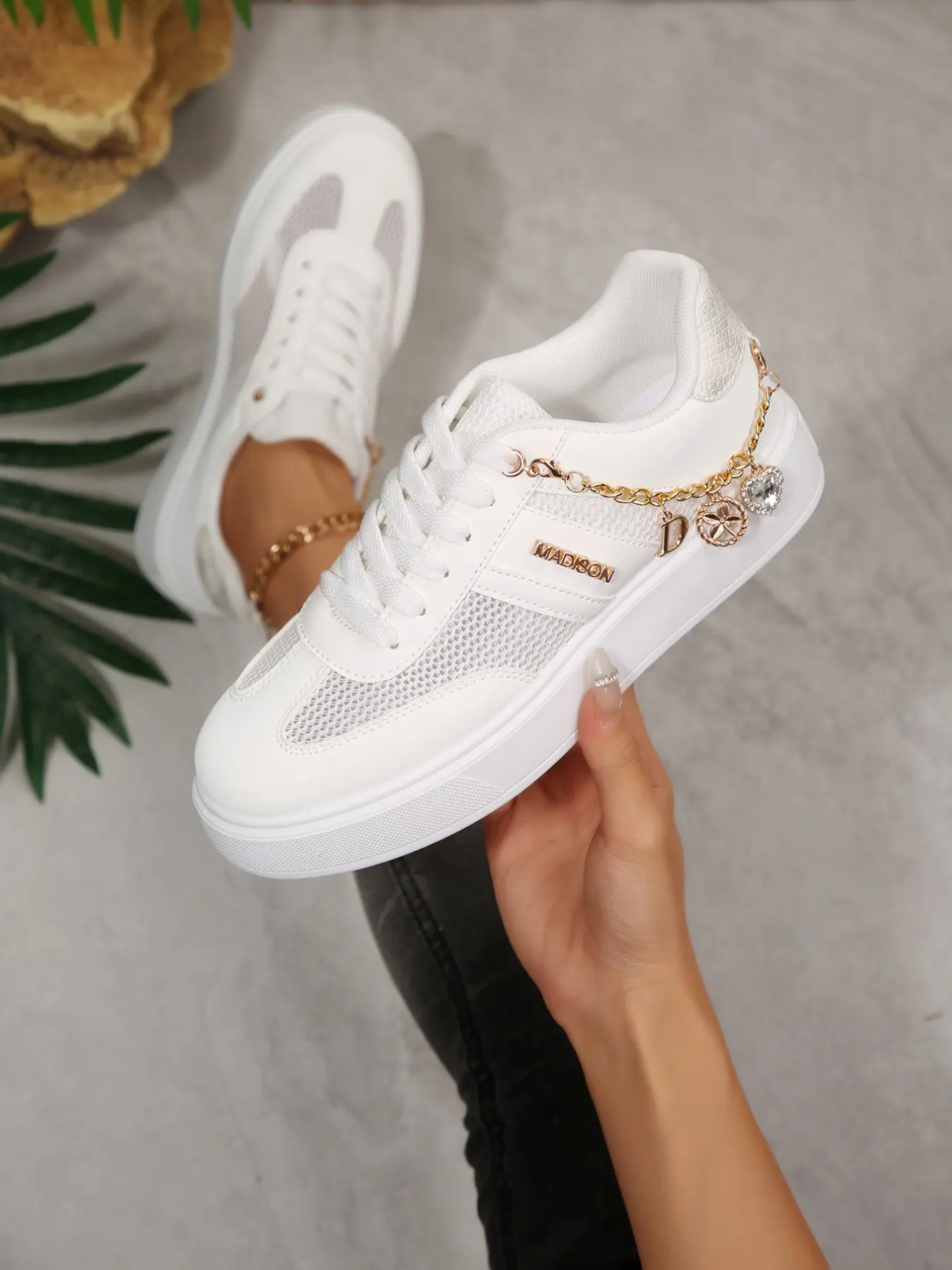 Women Mesh Platform Skate Shoes, Removable Chain, Clover Heart Crystal Charm, Breathable Low Top Casual Sneakers