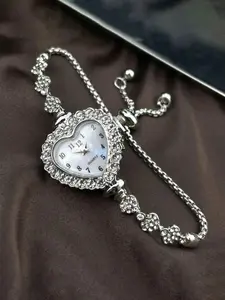 2026 new alloy heart-shaped digital dial watch, Arabic numeral dial, adjustable drawstring strap, elegant quartz watch, diamond decoration, perfect gift for Christmas, Valentine's Day, Mother's Day, birthdays and anniversaries, with gift box