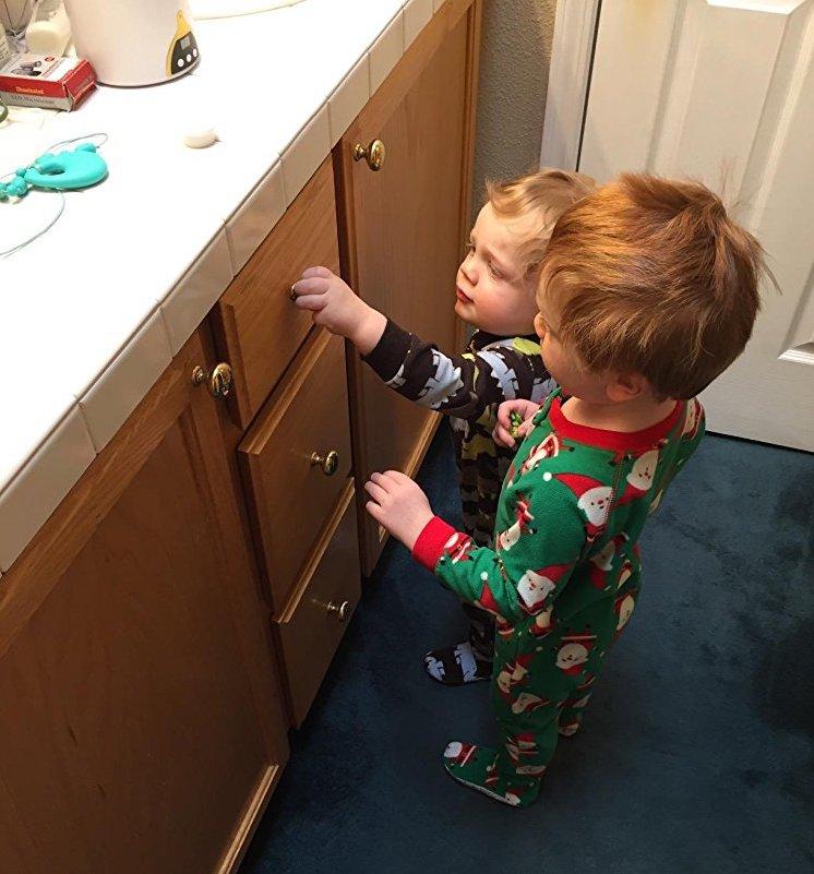 Vmaisi Baby Proofing Magnetic Cabinet Locks and Mom Tested Child Safety Latches includes Magnet Keys and 2 installation cradles designed for reuse on multiple locks
