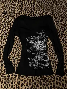 Women's Skull Cross Print V Neck Long Sleeve T-Shirt, Casual Fitted Top, All Seasons, Y2K Streetwear, Gothic Style