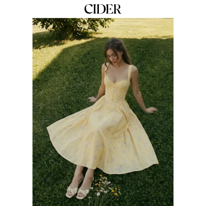 Cider Cotton-blend Floral Sweetheart Neck Ruched Flared Midi Dress Cider Cotton-blend Floral Sweetheart Neck Ruched Flared Midi Dress