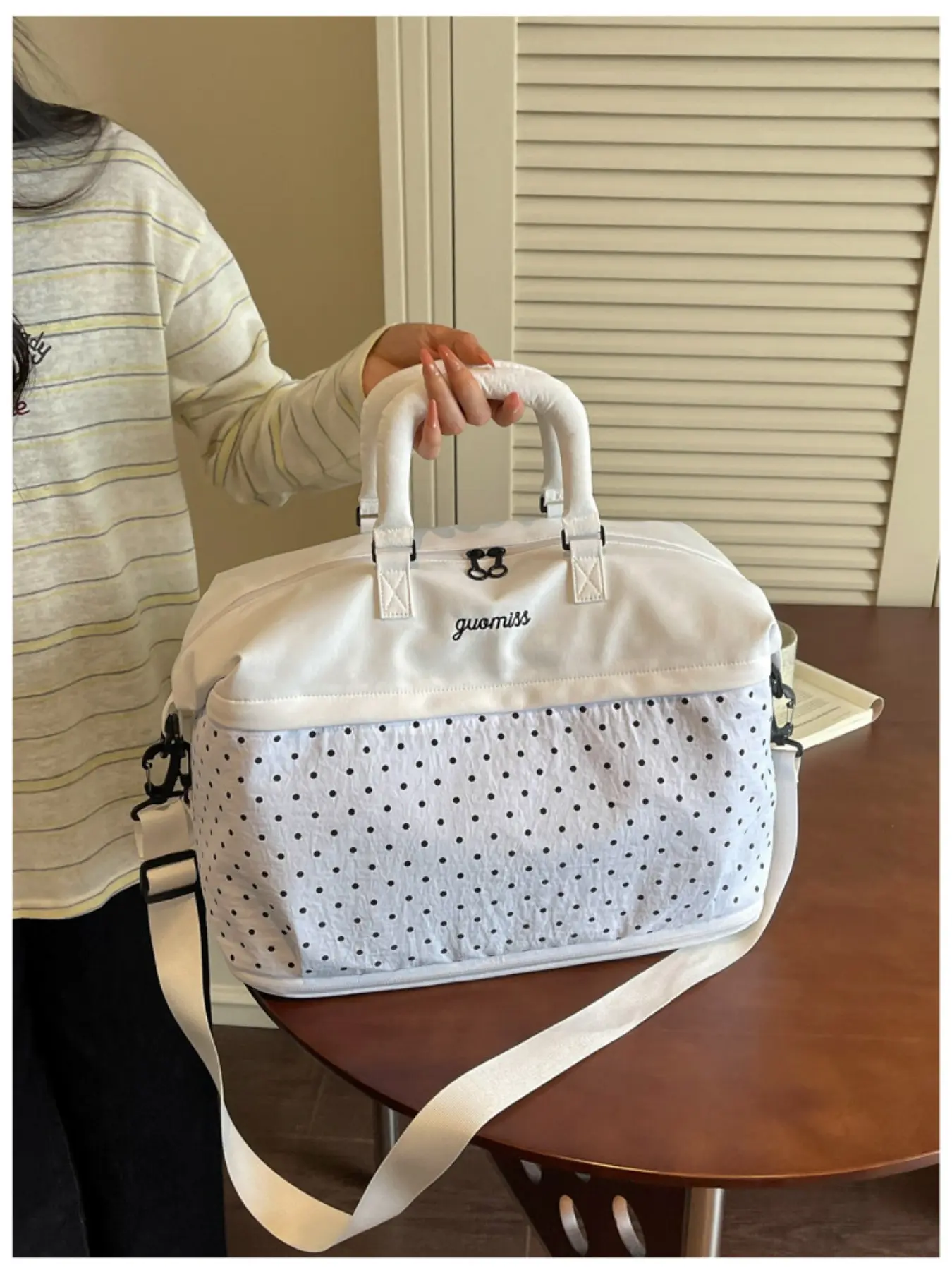 Expandable Short Trip Travel Bag for Women, Large Capacity Lightweight Floral Duffel, Travel Duffle Bag, Yoga Dance Fitness Bag, Tourist Luggage Organizer, Travel Duffels