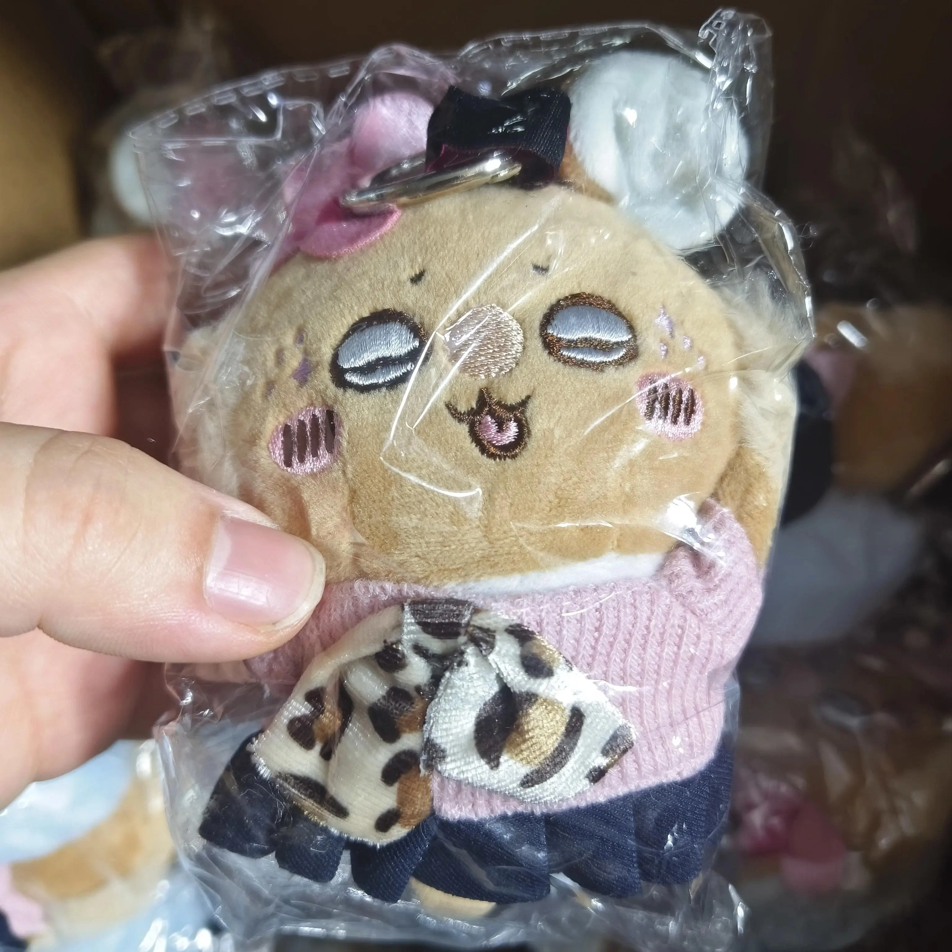 Cute Hachiware Momonga Gyaru Style Plush Keychain Tan Skin Blue-Eared Cat Bag Usagi Charm Pendant Toy Gift for Boys Girls Fans