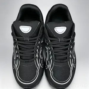 New unisex athletic sneakers featuring slip-resistant wearproof cushioning.Suitable for daily commuting and various sports, an excellent gift choice for holidays