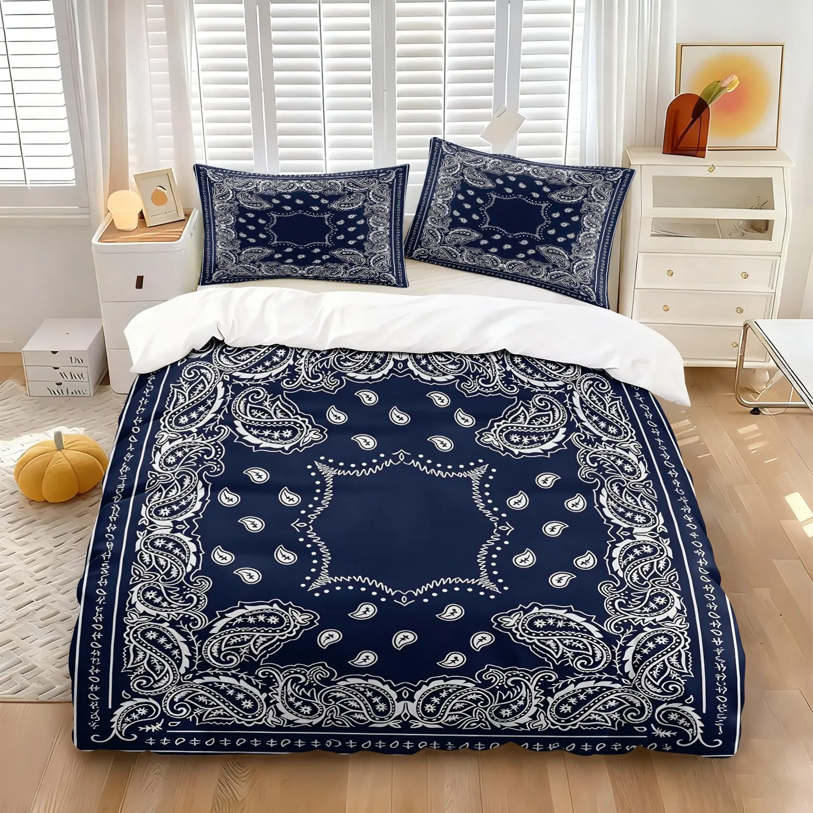 3PCS Navy Blue Bandana Paisley Duvet Cover Set (1 Duvet Cover + 1-2 Pillowcases), Classic White Border Paisley Print, Skin-Friendly Soft Comfy All Seasons Summer Bedding Set, Perfect for Streetwear Bedroom & Hip Hop Style Lovers