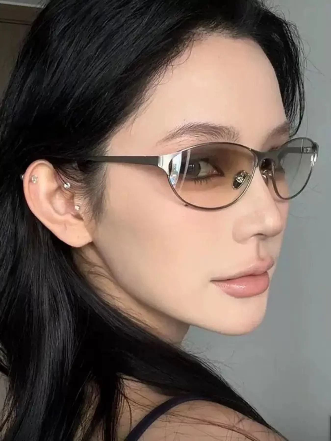 Vintage 90s Y2K Slim Oval Cat Eye Sunglasses, Ultra Thin Lightweight Metal Frame Gradient Lens UV400 Protection Sun Protective Sunglasses Anti UV Glasses Retro Street Trendy Shades for Women, Driving Beach Aesthetic Eyewear