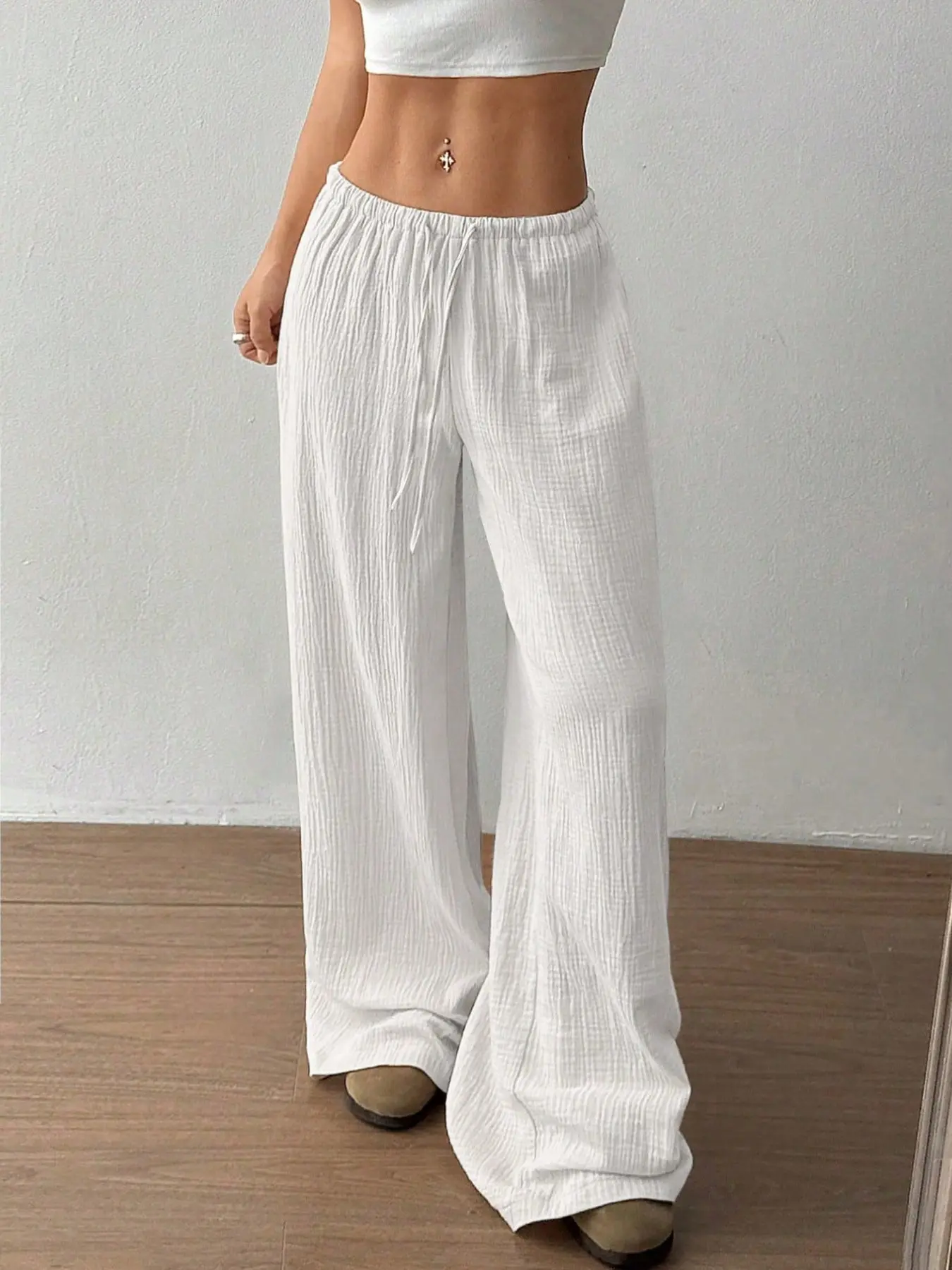 Women's White Crinkle Textured Drawstring Wide Leg Pants, Lightweight Breathable Fabric, Elastic Waist Loose Floor Length Casual Vacation Trousers