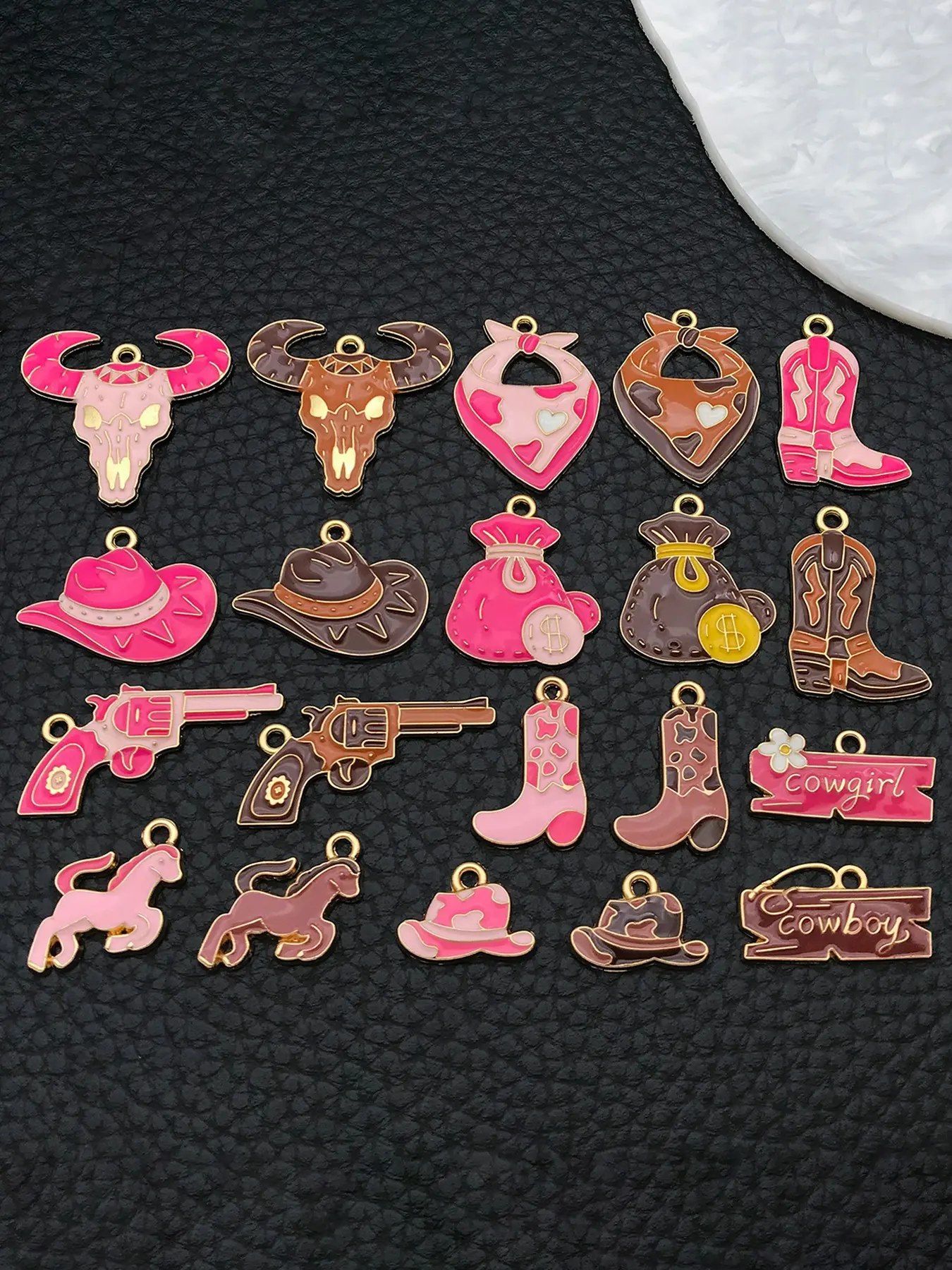 20pcs Mixed Western Cowboy Enamel Charms, Cowgirl Boot/Hat/Horse/Bull Skull Pendants for DIY Jewelry Making Earrings, Keychains, Craft Supplies, Decorative Charm, Jewelry Design