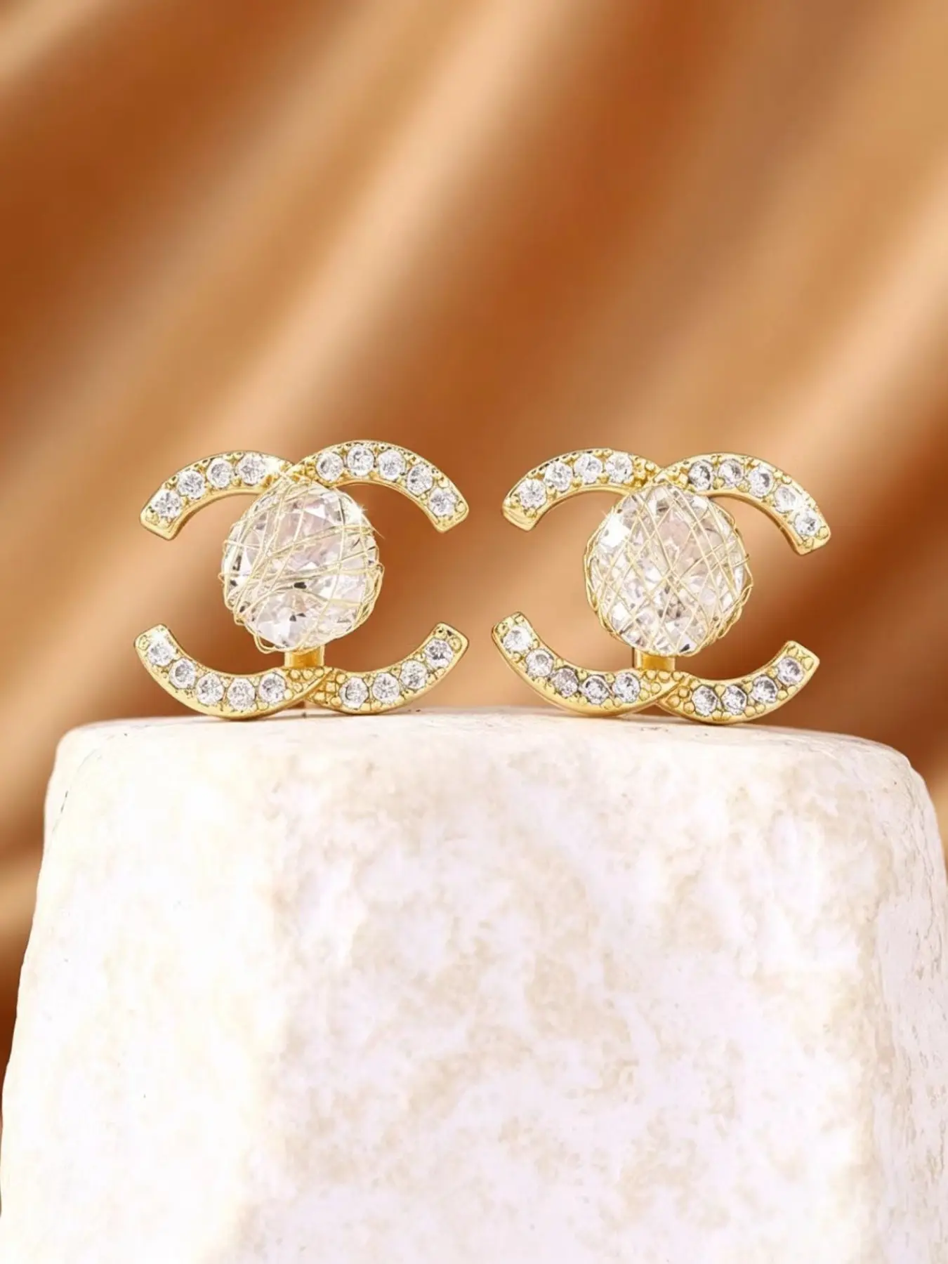 New Cross-Border High-End Letter Earrings, European and American Fashion, Lightweight Luxury Trendy Ear Jewelry