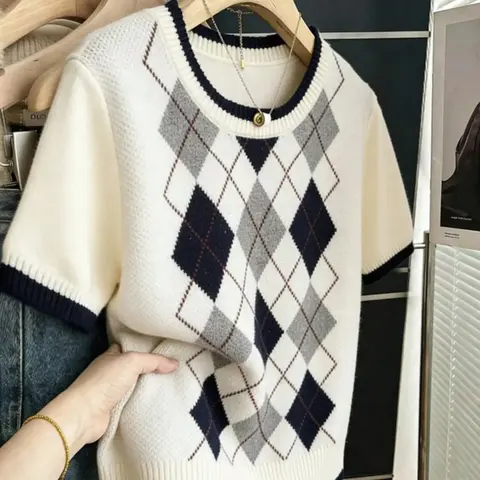 Vintage Plaid Knit Top, Round Neck, Loose Fit Slimming Design, Casual Versatile Daily Wear, Comfortable Commute, Women's Fashion