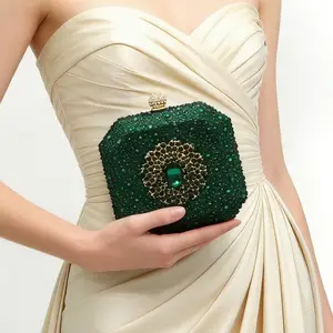 Chic Emerald Box Clutch, Elegant Women's Evening Bag with a Sparkling Rhinestone Clasp for Wedding & Party
