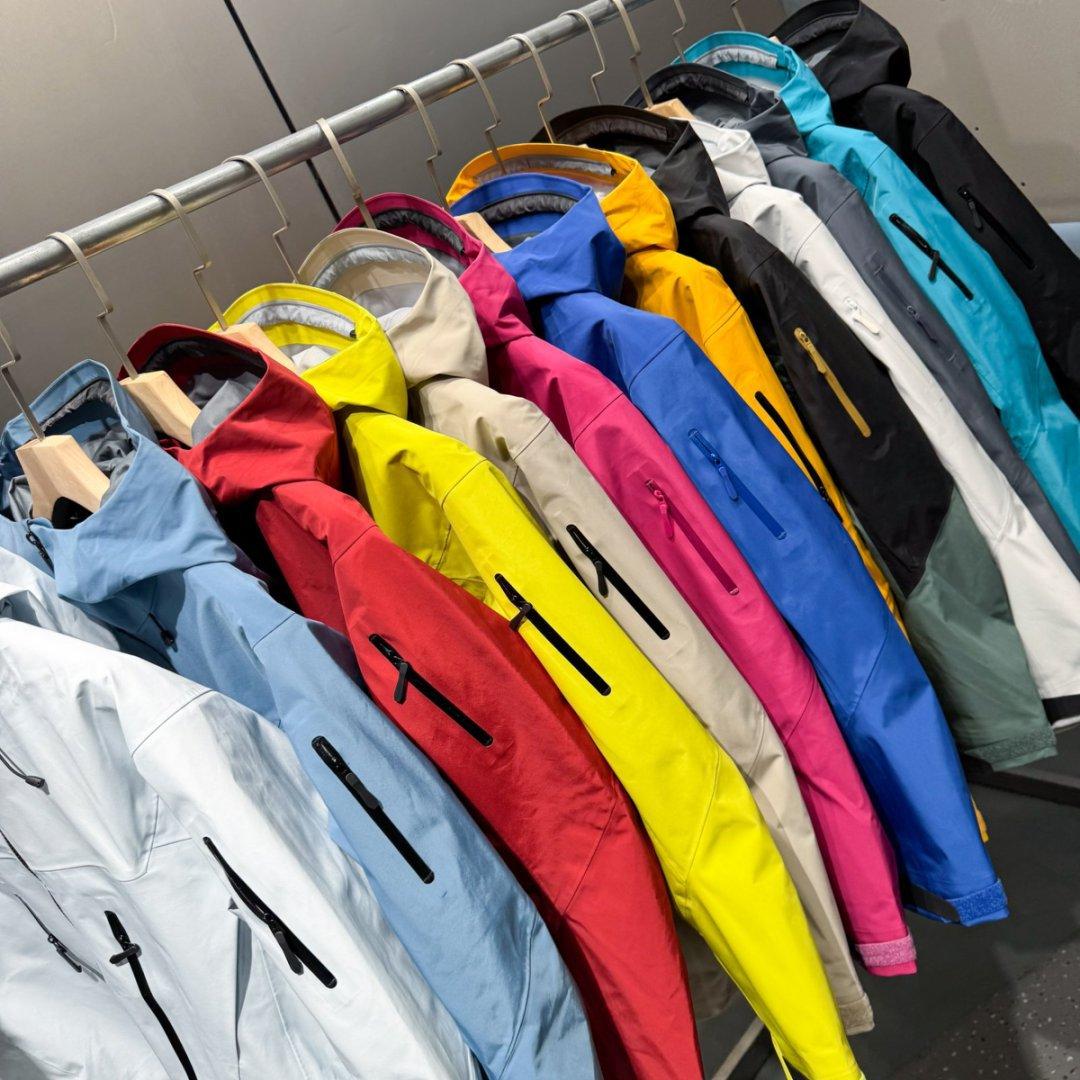 Men's and women's outdoor hardshell windproof and waterproof jacket, with down lining, workwear