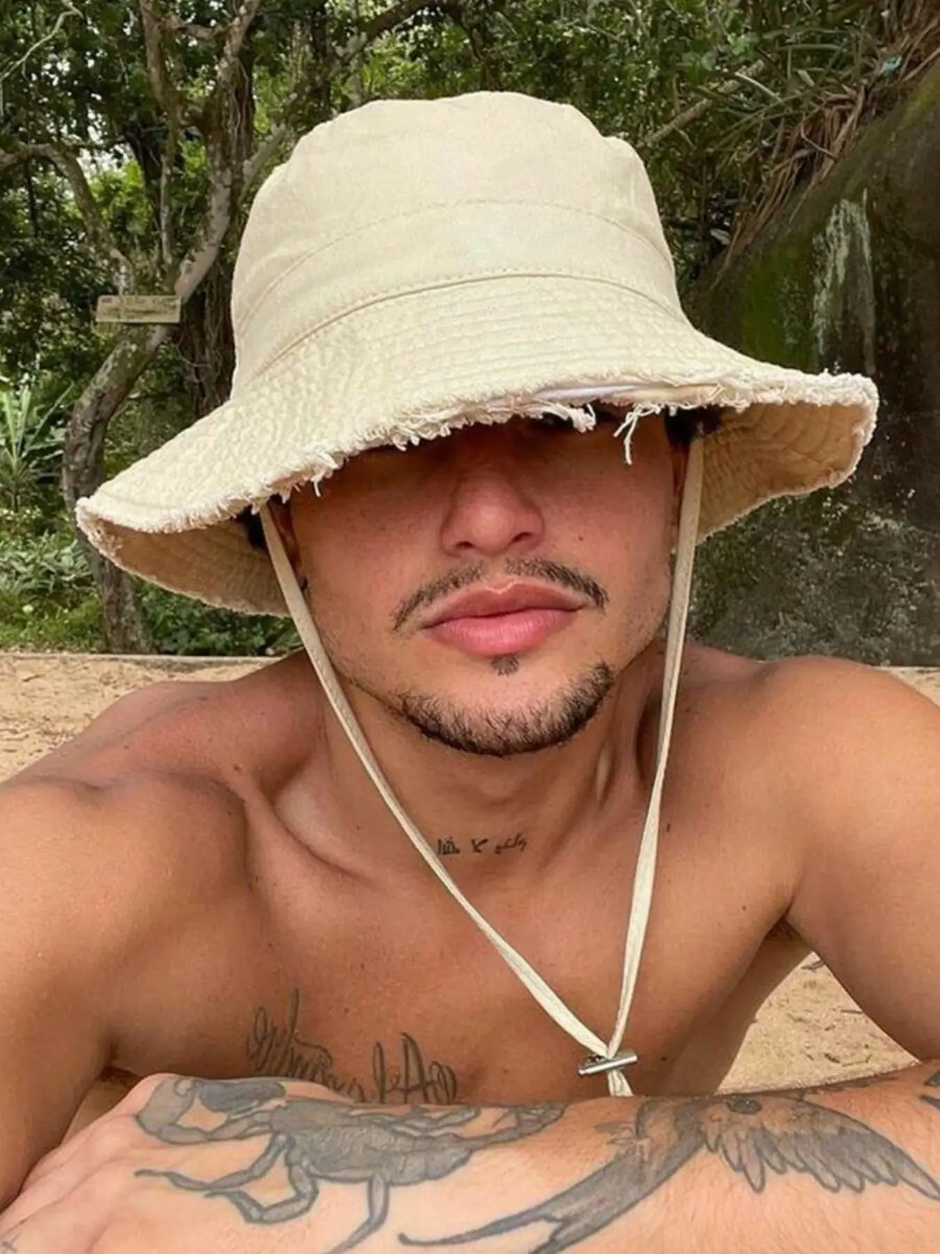 Men's Adjustable Bucket Hat with Drawstring Brim, Vintage Look, Soft Fabric, Sun Protection, Windproof, Fashionable for Travel, Beach, Daily Wear