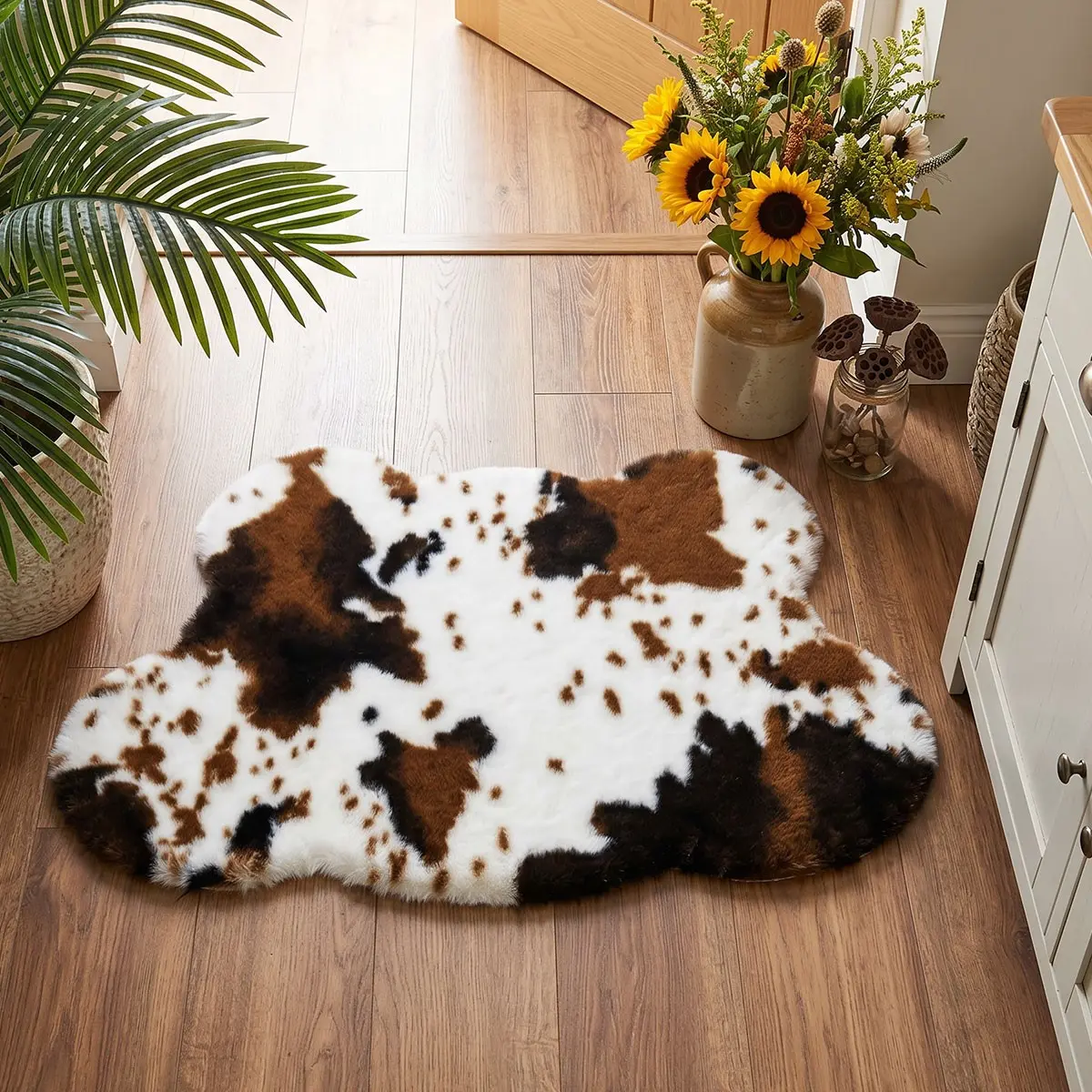 1pc Faux Rabbit Fur Short Plush Cow Print Panda Head Entryway Mat, Soft Absorbent Non-Slip Rug for Doorway Bathroom Bedroom, Cute Cartoon Door Mat Easy Care Gift, Welcome Doormat