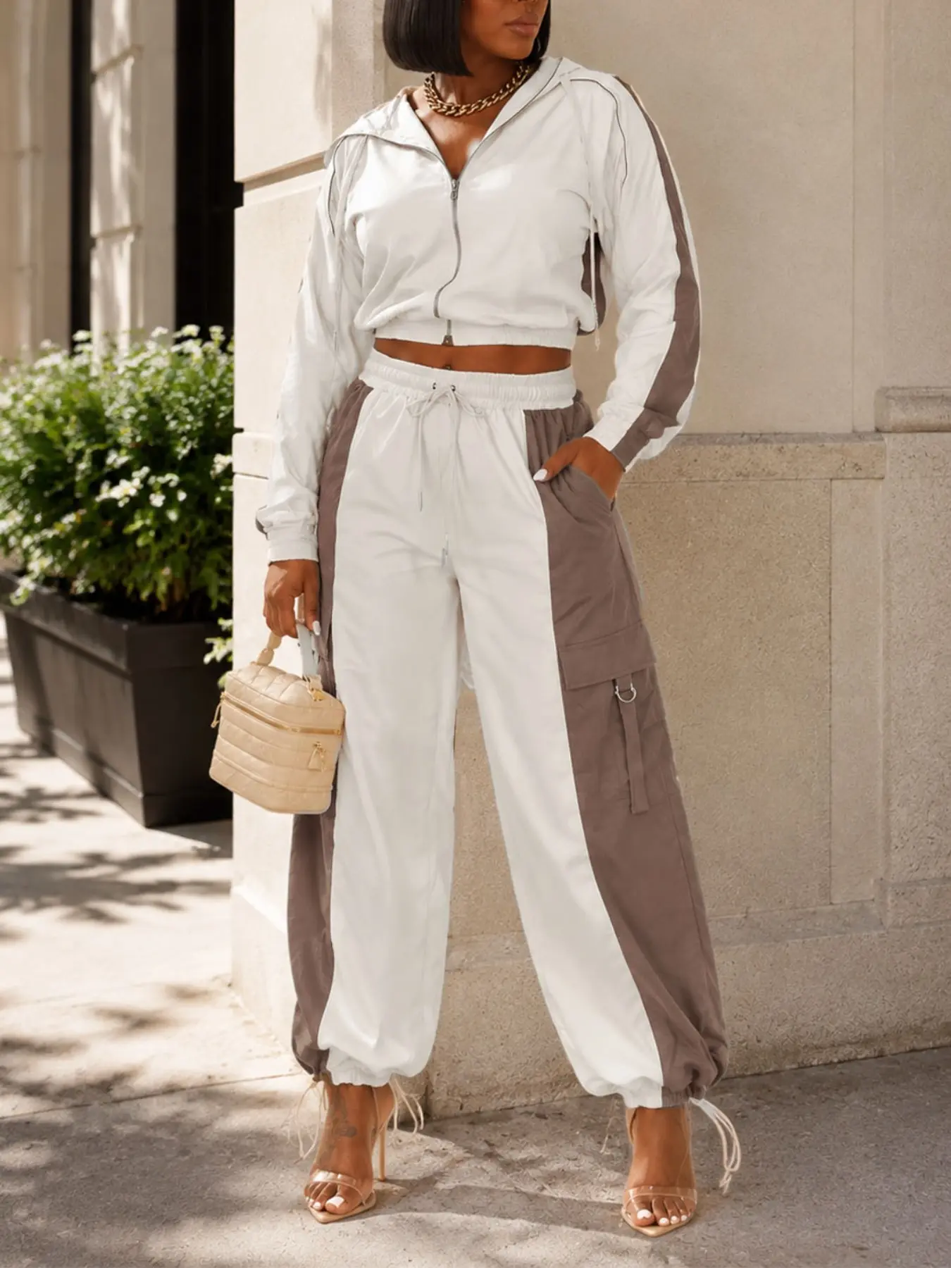Women's Two-Piece Set Hooded Jacket and Cargo Pants, Lightweight Comfortable Fabric, Loose Fit, Short Zipper Hoodie, High Waist Drawstring Pants