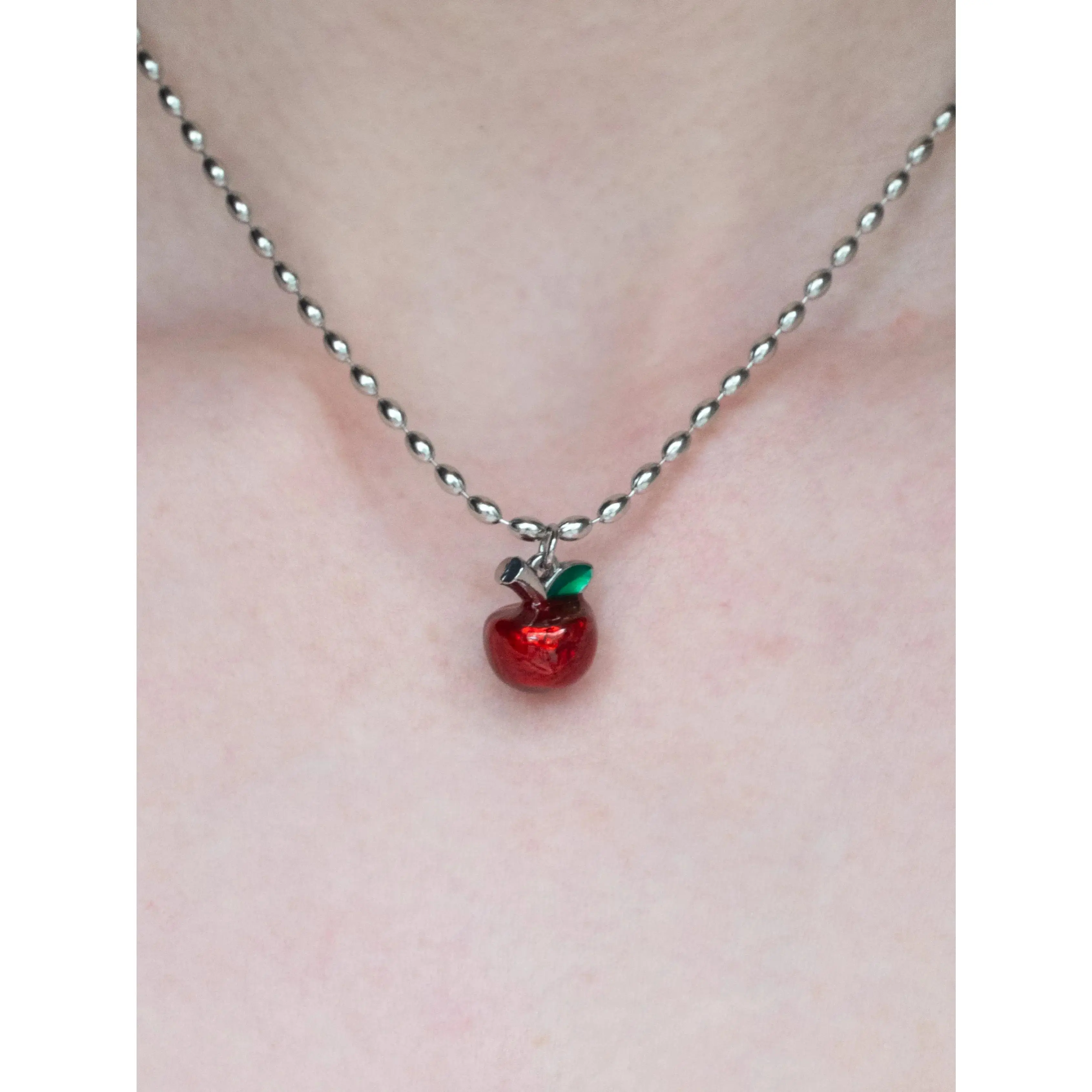 Dainty 3D Red Apple Pendant Necklace for Women Girls, Non-Tarnish Stainless Steel Beaded Chain Choker, Cute Fruit Enamel Jewelry, Sweet Daily Fashion Accessory Birthday Gift for Her