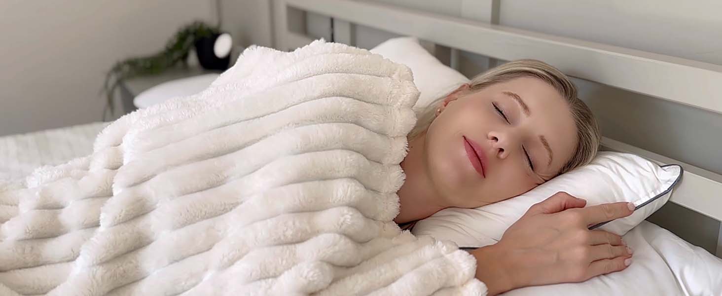 BEDELITE Fleece Cozy Blanket 300GSM Soft Warm Fluffy 3D Stripe Texture Microfiber Polyester Throw Twin Queen King Sizes Decorative Valentine's Day gift Giftable