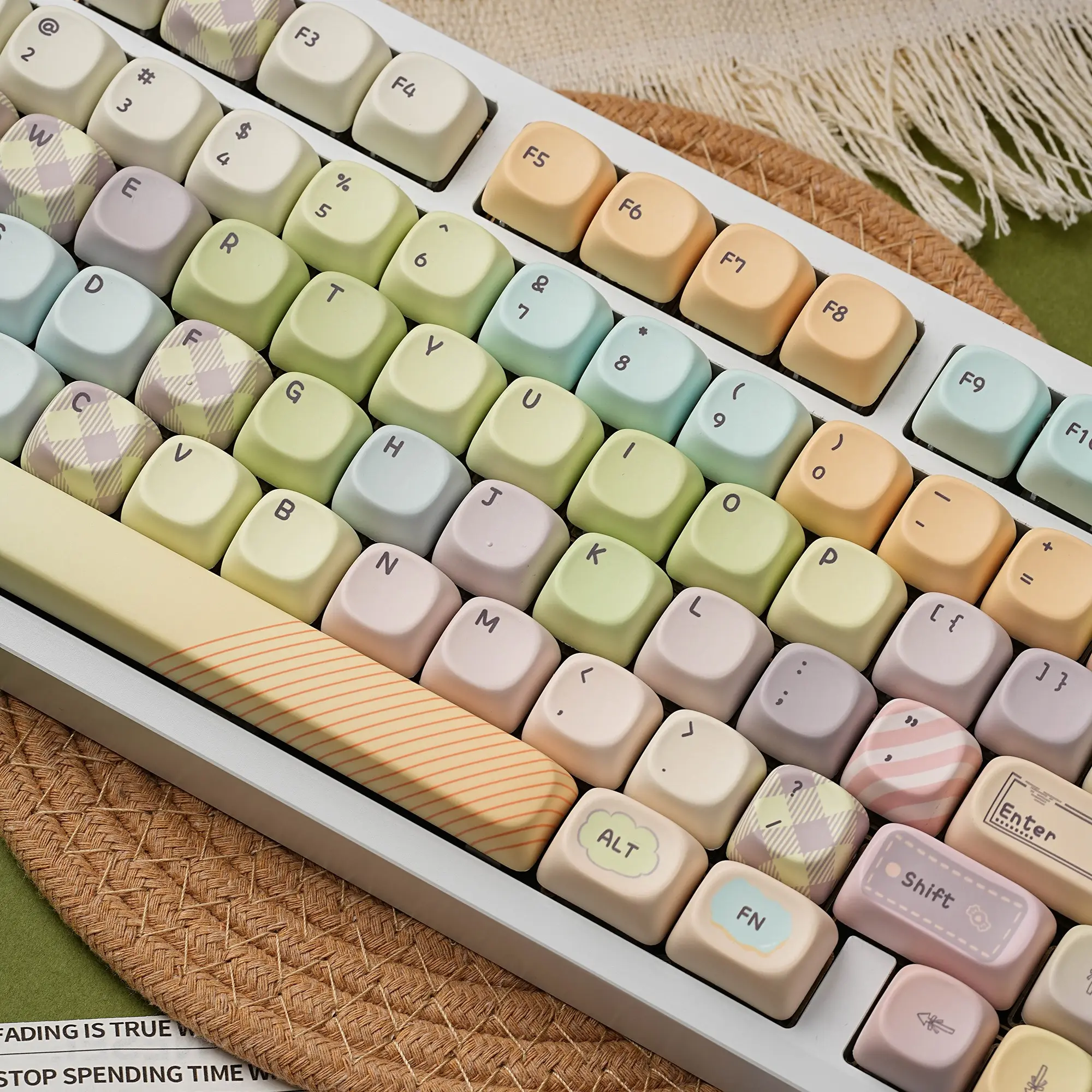 Gift Keycaps Moa Height 130 Keys, 5-Sided Heat Transfer, German French Spanish English Uk Layout, Mechanical Keyboard, Split Spacebar, Simple Fresh Design Keycap Set