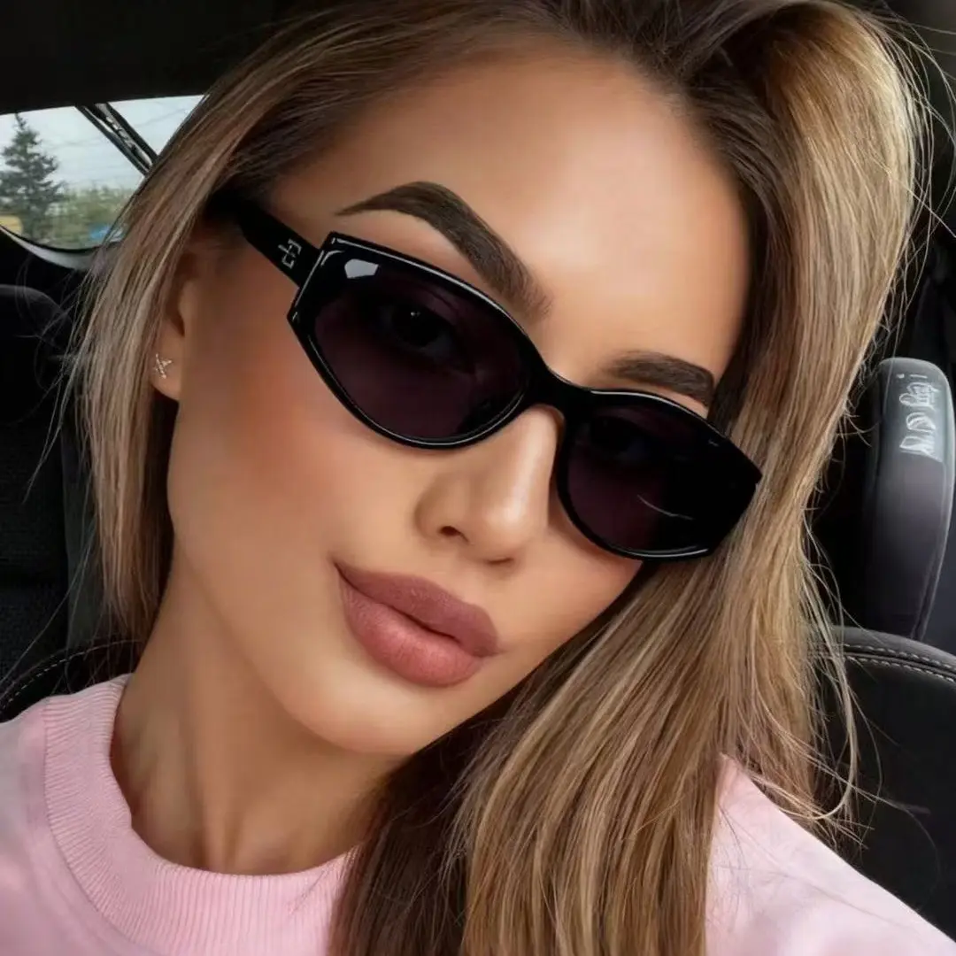 Modern Flat-Lens Cat-Eye Sunglasses Eyewear Shades