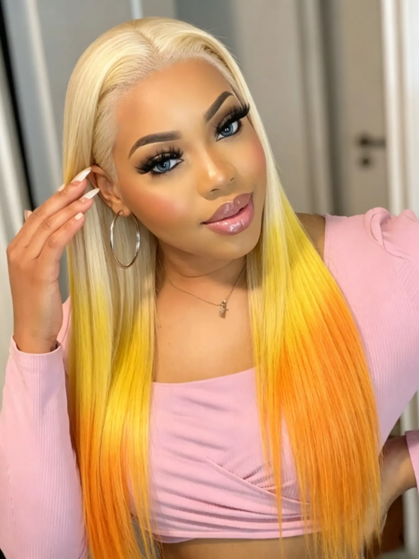 26 Inch 613 Ombre Straight Human Hair Wig, 13x4 Transparent Lace Front, Pre Plucked, Natural Look, Easy Maintenance
